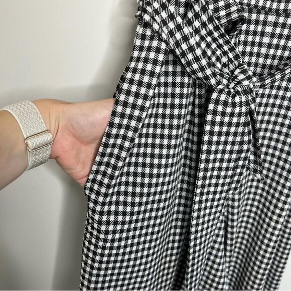 Calvin Klein Womens Size 4 Cropped Sleeveless Jumpsuit Black Gingham NEW Stretch - Picture 8 of 15